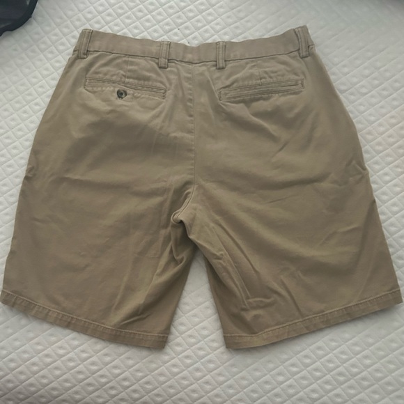 Men’s Khaki short - Picture 2 of 3